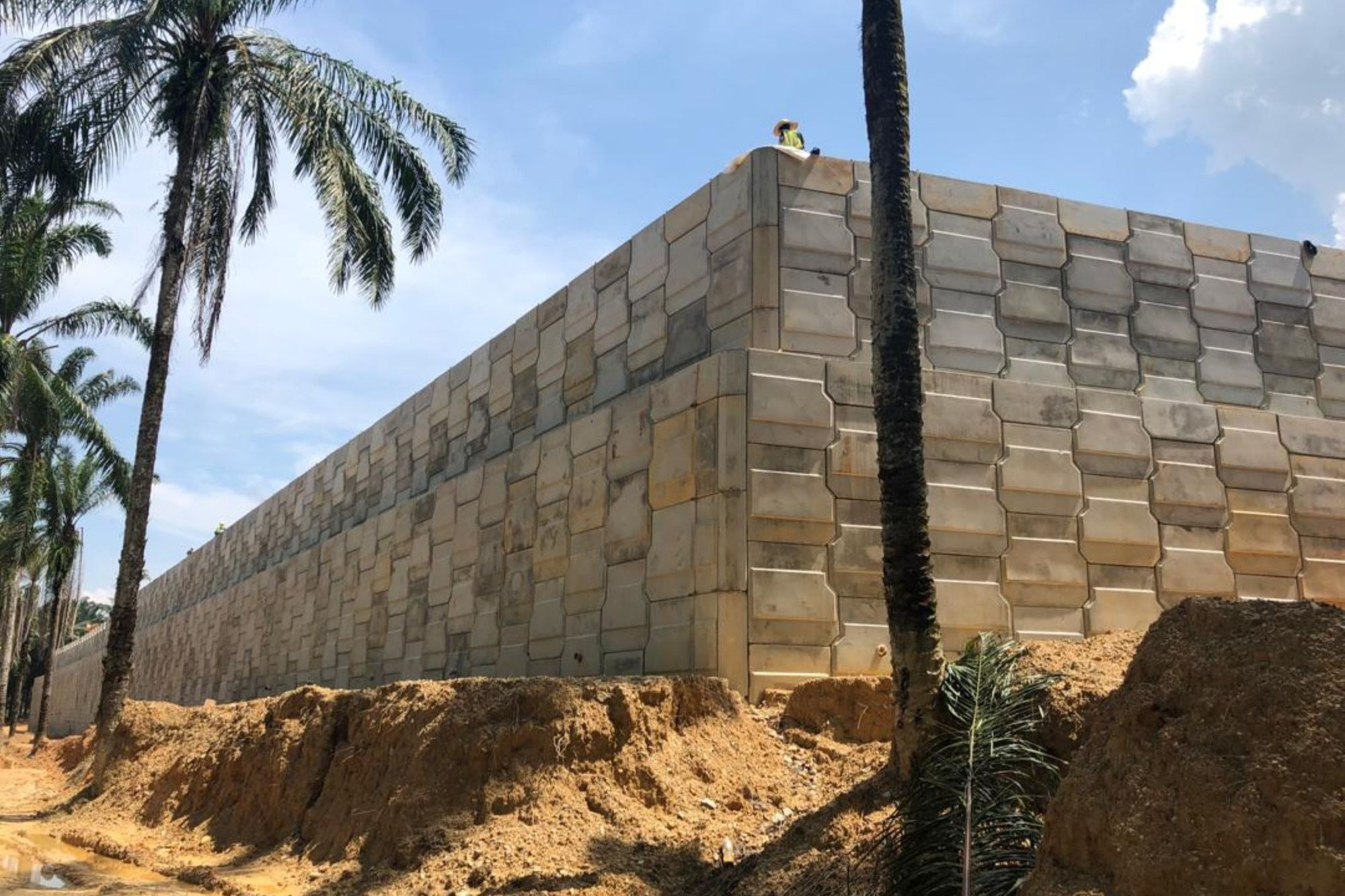 MSE wall in service